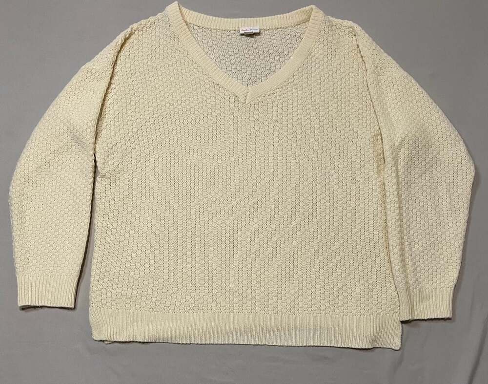 LuLaRoe V-Neck Sweater Size L Cream Textured Knit Pull Over